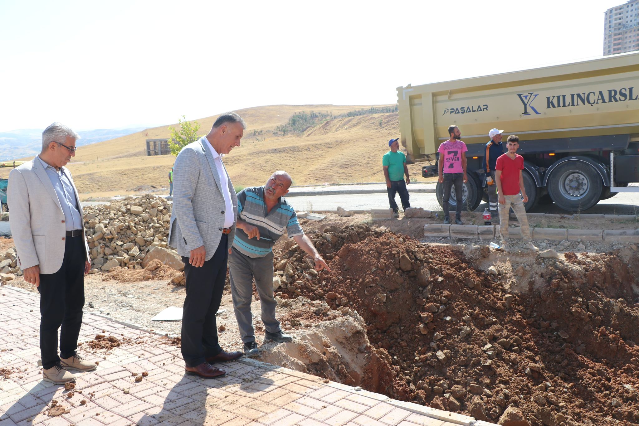 SEYRANTEPE MAHALLEMİZİN SORUNLARI BİR BİR ÇÖZÜLÜYOR